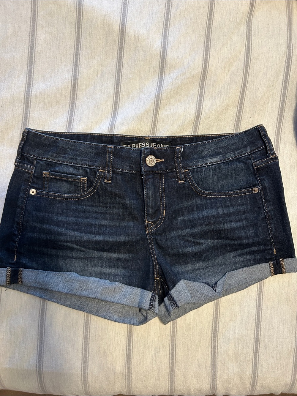 Express Jeans Dark Blue Denim Cuffed Women's Shorts size 6